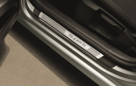 Накладки на пороги Skoda Superb II 2008-2015