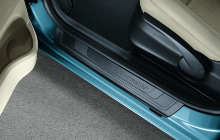 Накладки на пороги Skoda Roomster 2006-2015 черные