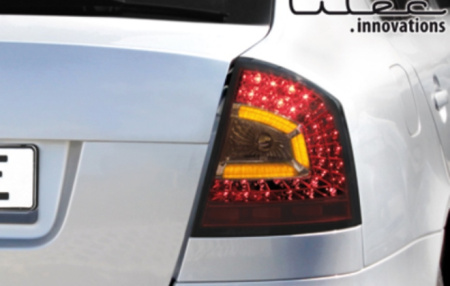 Задние фонари Skoda Octavia II 2004-2012 RS светодиодные красные/дым
