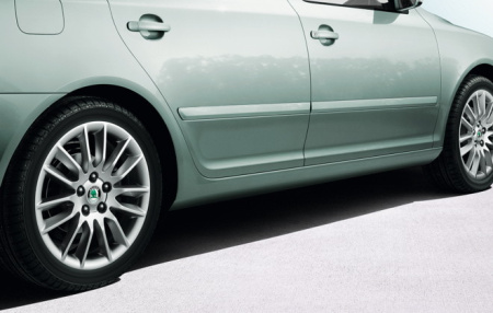 Боковые молдинги Skoda Octavia II 2004-2012