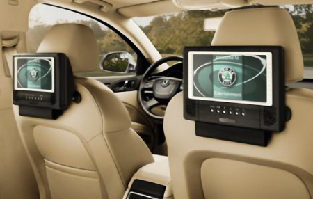 Портативный DVD-плеер с двумя LCD-мониторами Skoda